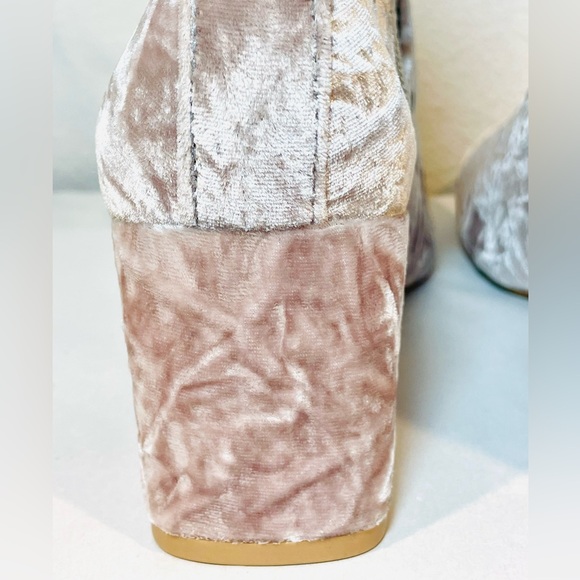 Rebecca Minkoff “Logan” Crushed Velvet Light Blush Dusty Rose Ankle Boots | NWT - Picture 9 of 16
